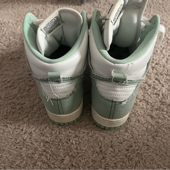 Women’s Nike High Dunks - Picture 3 of 4